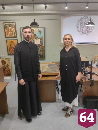 Уникальная икона саратовского художника отправилась на реставрацию 